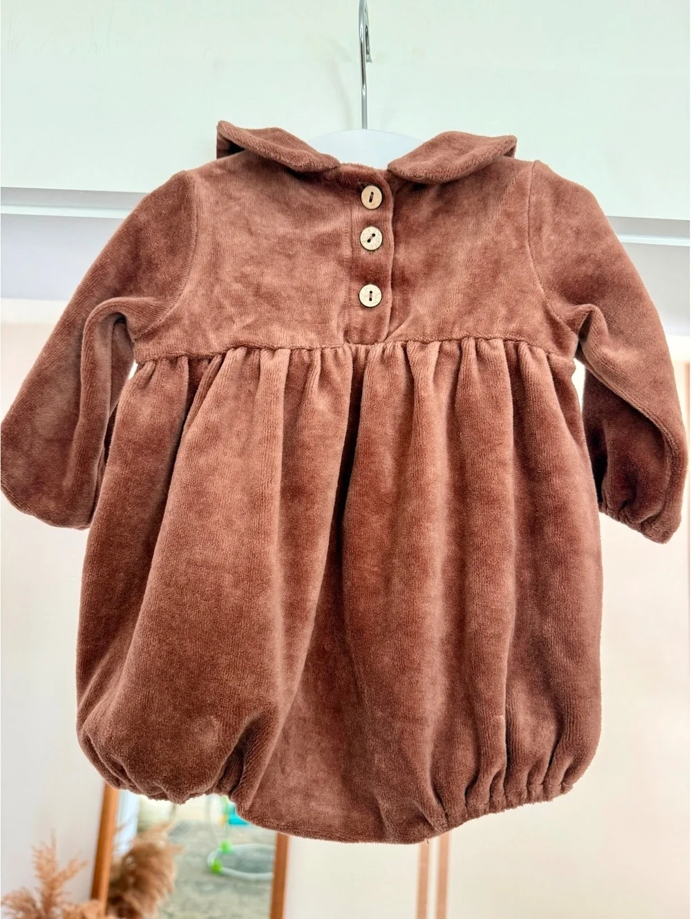 Quincy Mae Peter Pan Velour Romper Sz 0-3 Months